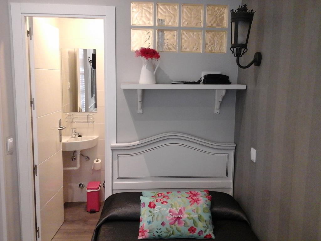 Hostal Don Alfonso Madrid Dış mekan fotoğraf