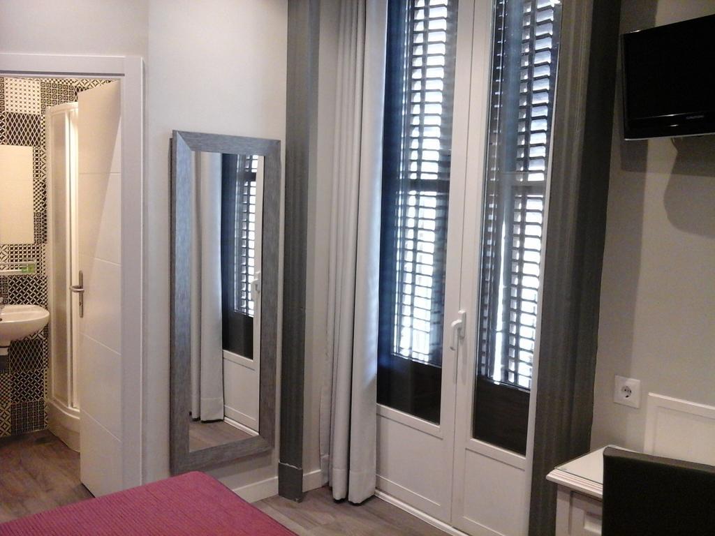Hostal Don Alfonso Madrid Dış mekan fotoğraf