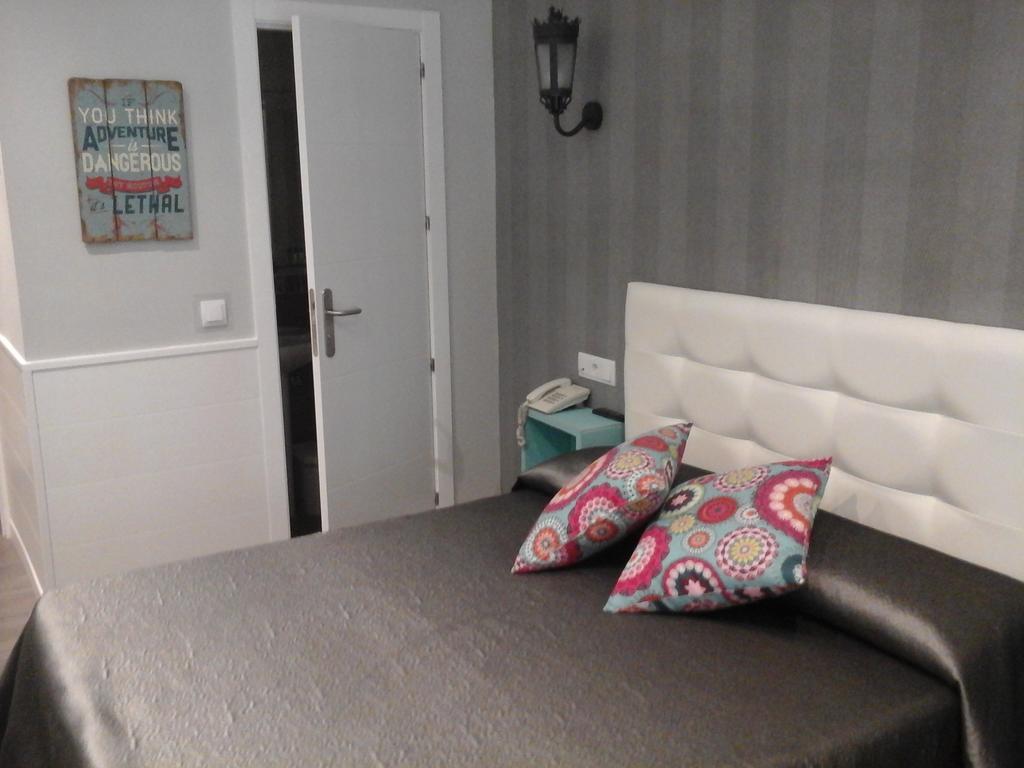 Hostal Don Alfonso Madrid Dış mekan fotoğraf
