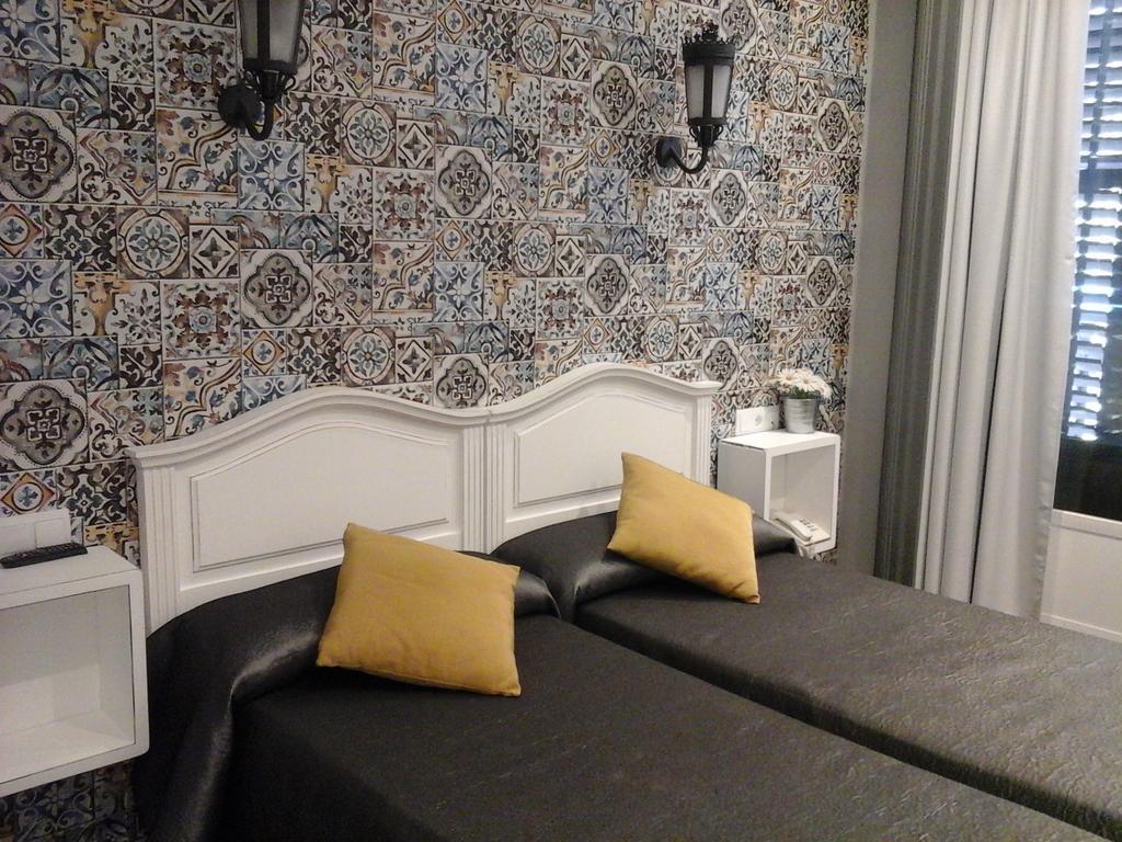 Hostal Don Alfonso Madrid Dış mekan fotoğraf