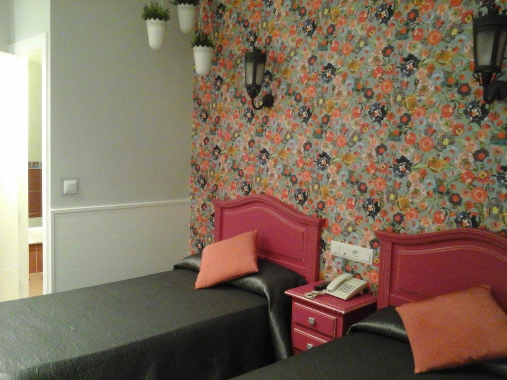 Hostal Don Alfonso Madrid Dış mekan fotoğraf