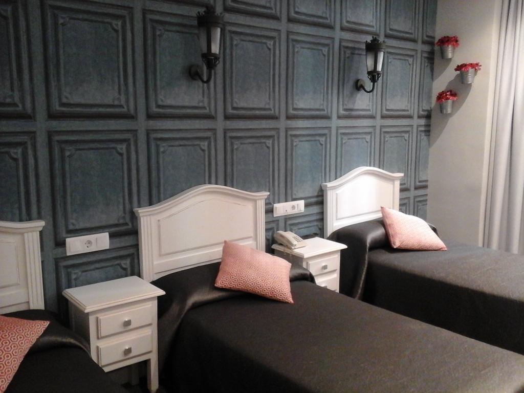 Hostal Don Alfonso Madrid Dış mekan fotoğraf